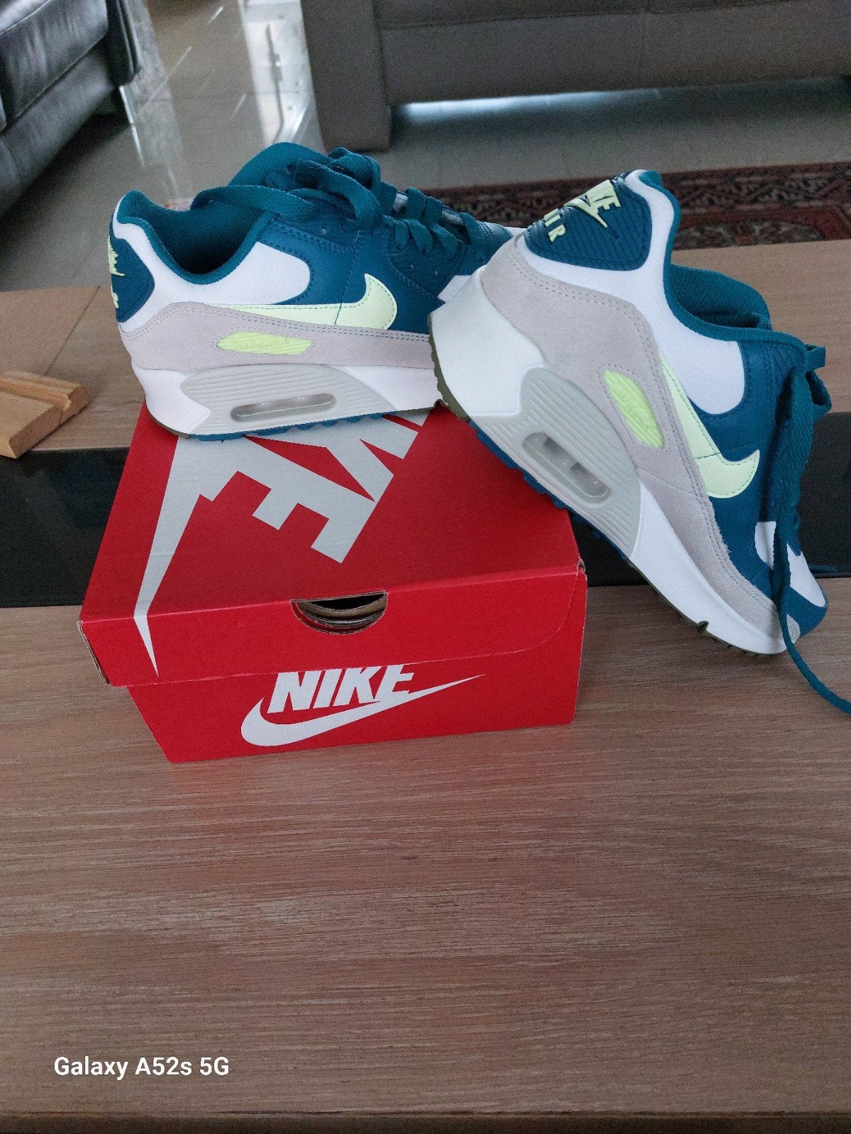 Basket dame nike air max cuir pointure 37 nouveau pour 70 €, Vêtements | Hommes, Chaussures
