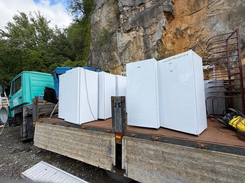 Lot de frigo congelateur frigo vitrine pour export a reparer, Elektronische apparatuur, Vriezers en Diepvrieskisten, Zo goed als nieuw