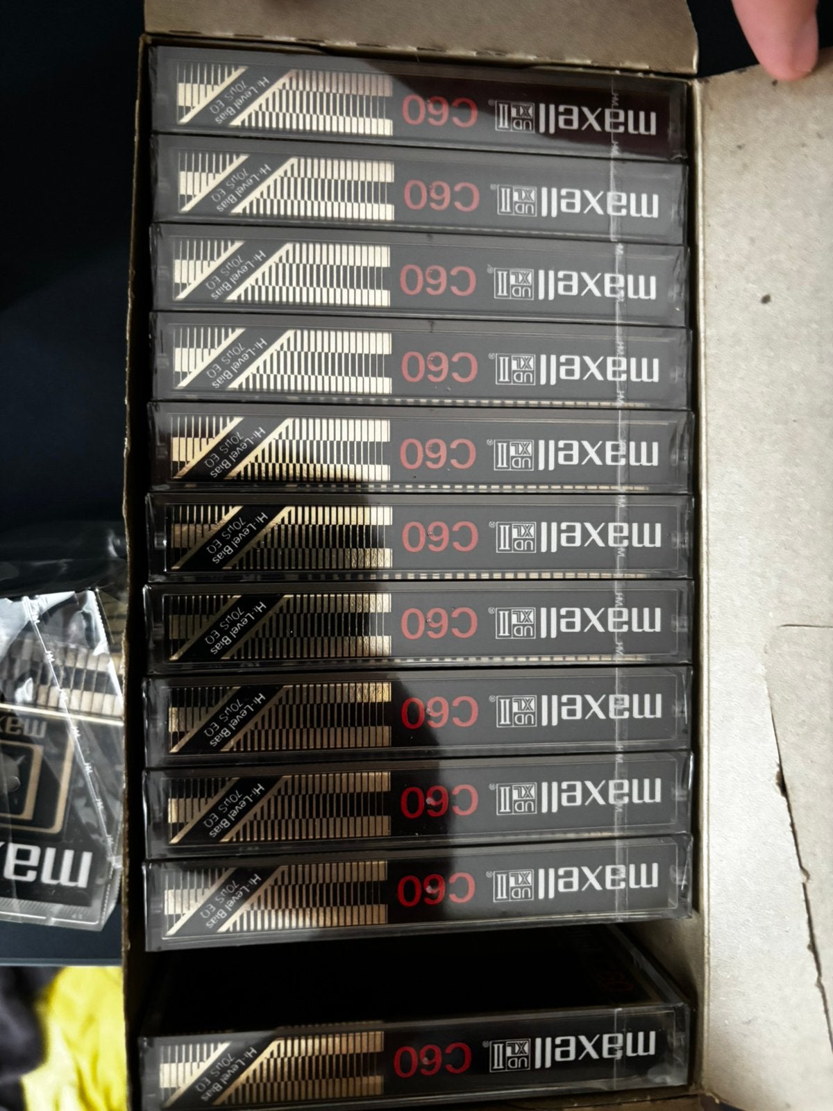 10 Cassettes Audio Maxell UD-XLII C60 + 1 C90 NOS, Avec boîte de rangement, étagère ou coffret, Enlèvement, Neuf, dans son emballage