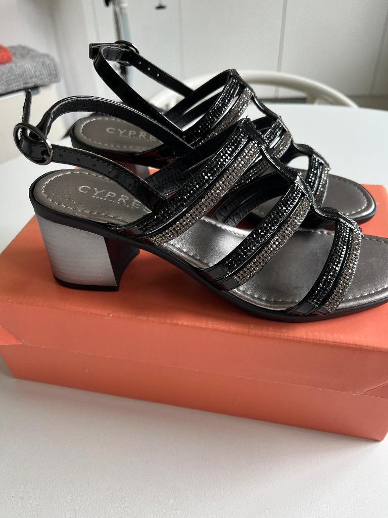 Nouvelles chaussures taille 37 de la marque Cypres, Neuf, Enlèvement ou Envoi, Cypres, Noir