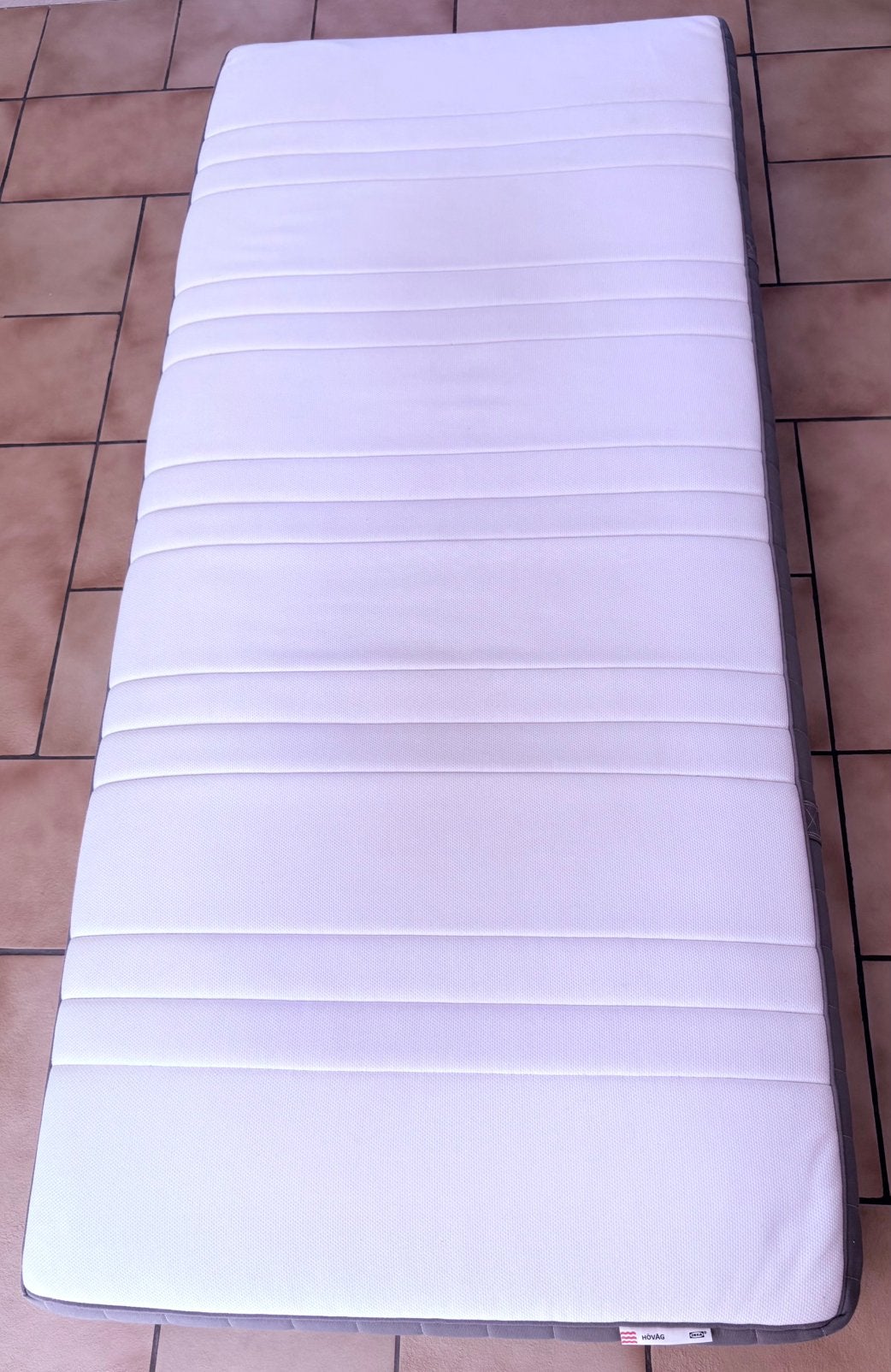 Matelas + sommier à lattes, Enlèvement, Comme neuf, Matelas