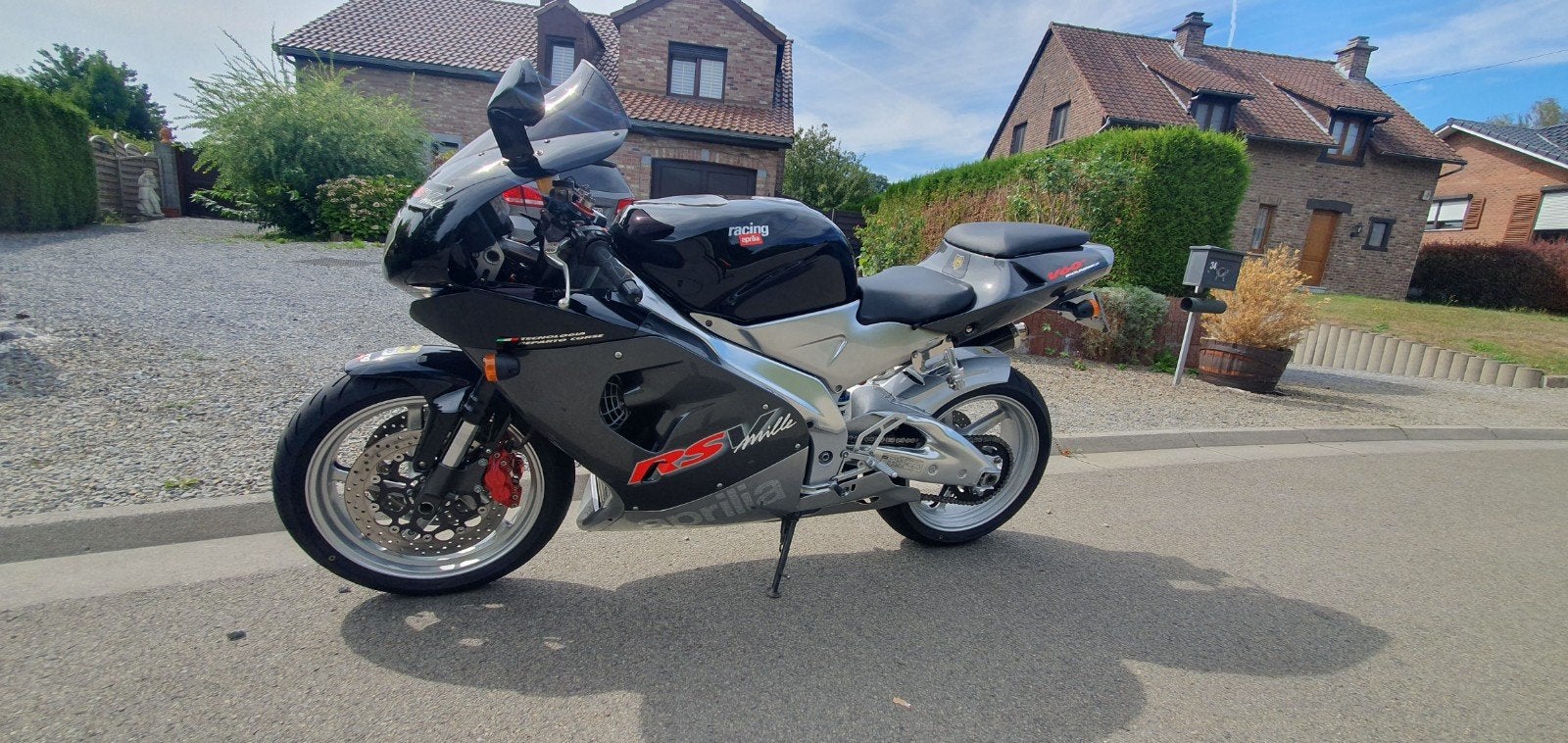 Aprilia Rsv Mille 1000, Particulier