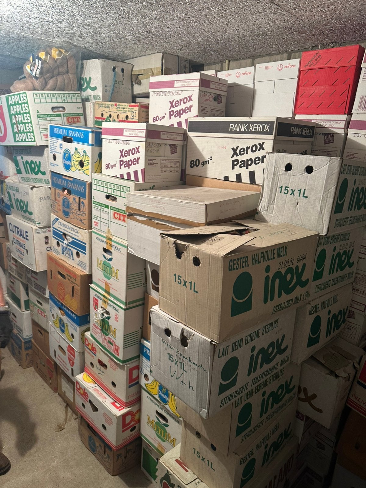 Opkoper  gezocht voor grote partij wol, garen, conen locatie, Zakelijke goederen, Stock en Retail | Partijen goederen, Ophalen