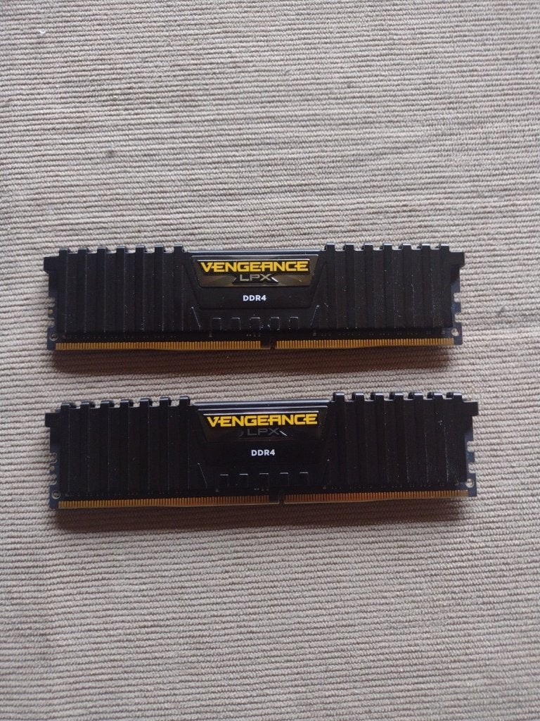 32GB (2x16GB) Corsair Vengeance LPX @ 3000MT/s, Ophalen, DDR4, 32 GB