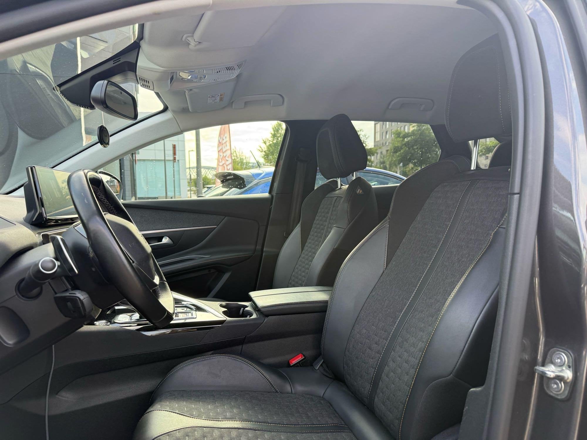 Peugeot 3008 1.5 BlueHDi 96kW S&S EAT8 Roadtrip, Argent ou Gris, Entretenue par le concessionnaire, 131 ch, 5 portes