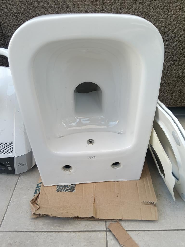 Wc pot met bidet en wc bril. P, Doe-het-zelf en Bouw, Ophalen