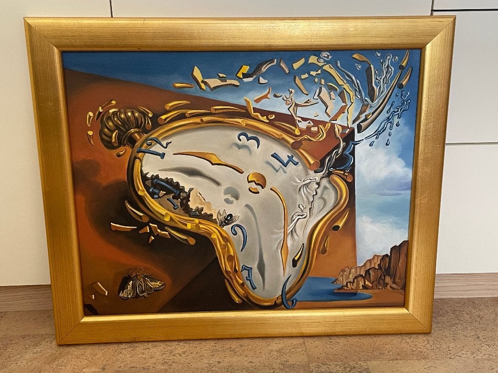 Reproduction par Salvador Dali (série Melting Clock), Enlèvement