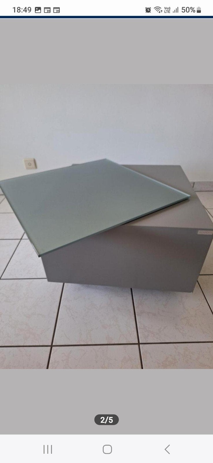 table xooon, Enlèvement, Verre