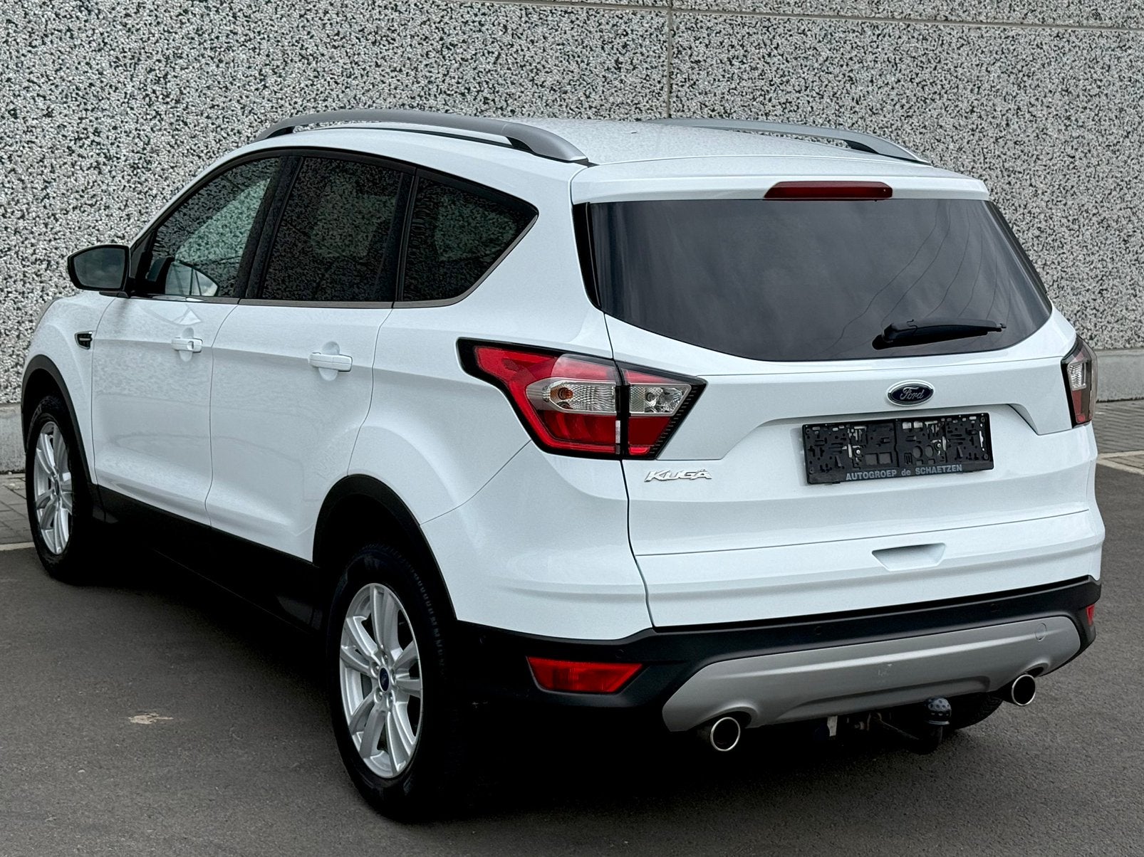 Ford Kuga 2.0 TDCi 04/2018 149997Km Euro6b FaceLift Carnet !, Auto's, Voorwielaandrijving, Stof, Wit, Bedrijf