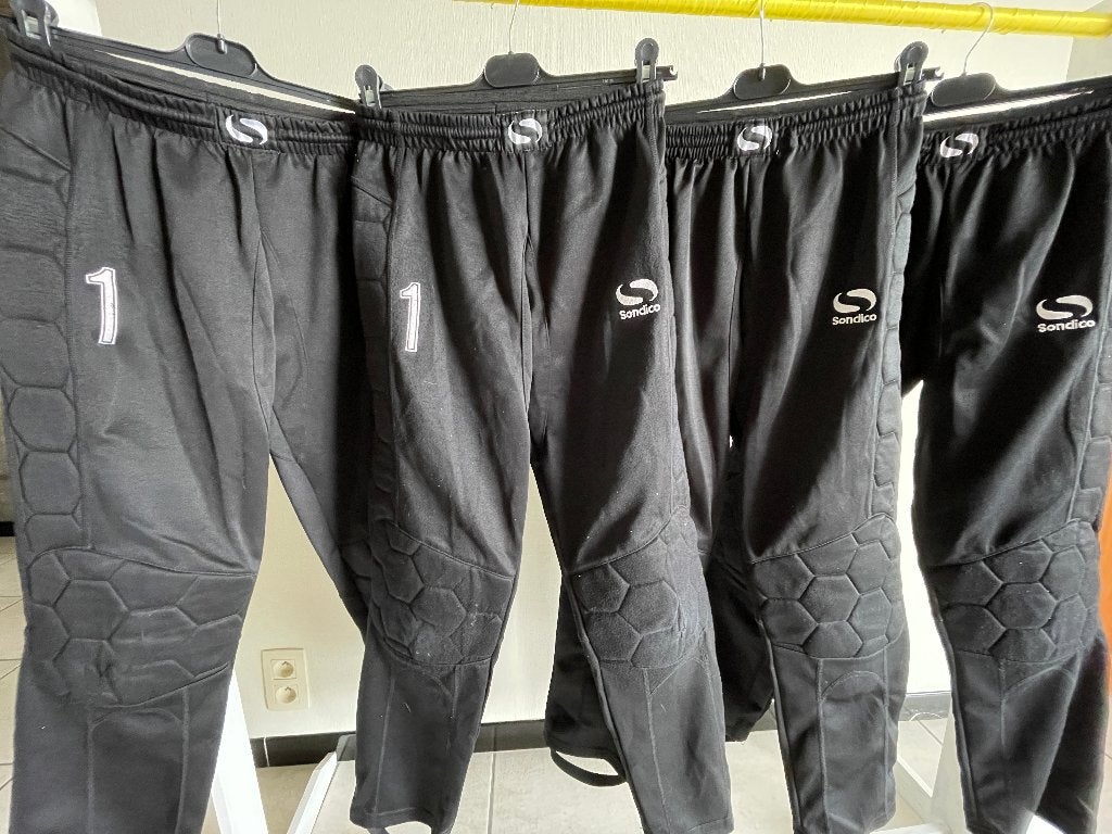 4 lange broeken voetbal - keeperbroeken - S, Sport en Fitness, Voetbal, Maat S, Verzenden, Gebruikt, Broek