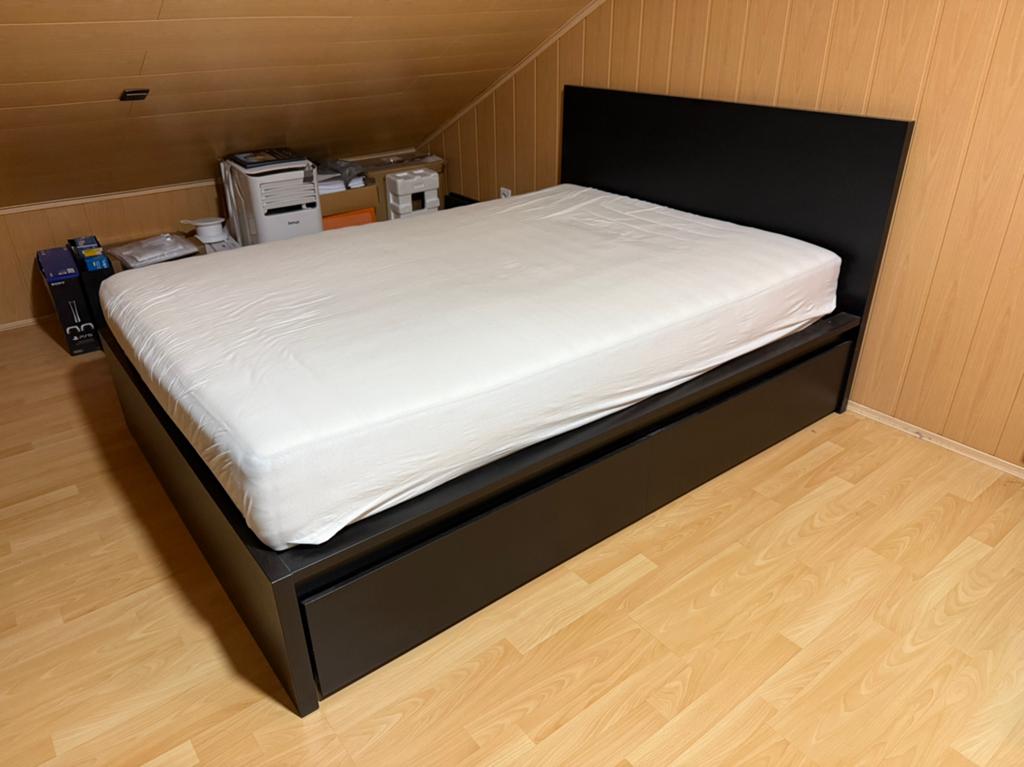 IKEA MALM 140x200cm Zwart, Huis en Inrichting, Ophalen, Zo goed als nieuw, Twijfelaar, Zwart