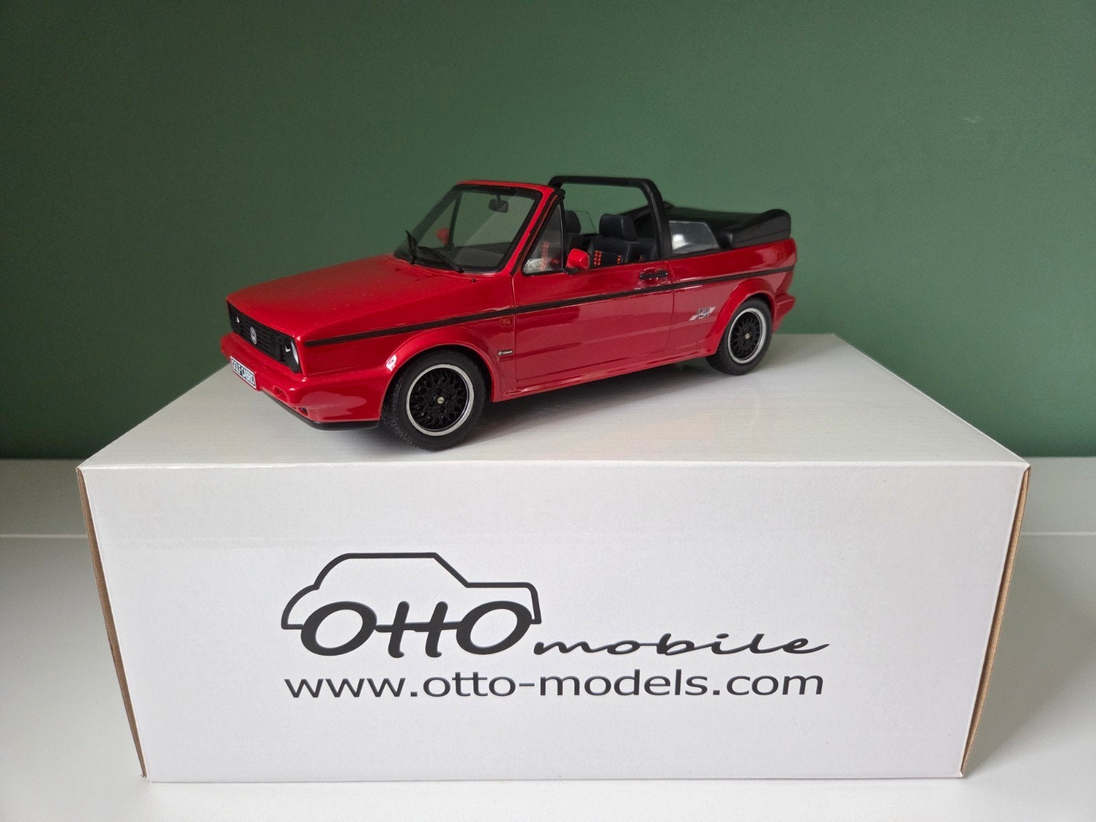Otto Mobile 1:18 VW Golf 1 Cabriolet Sportline 1991 (OT052), Enlèvement ou Envoi, Comme neuf, Voiture, OttOMobile