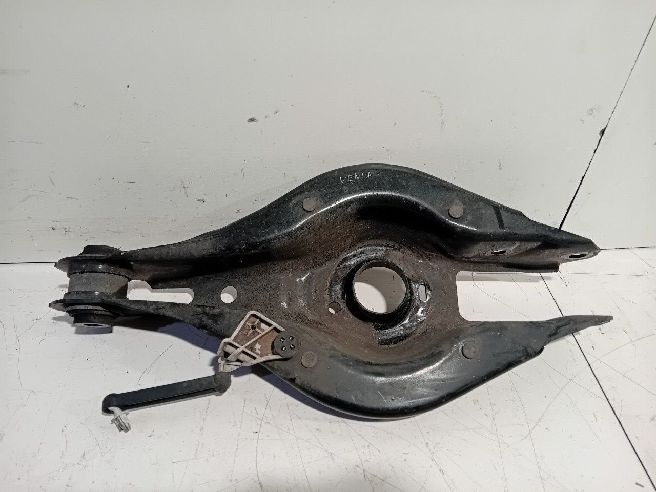 Draagarm links achter BMW 3 serie, Onderdelen@venauto.nl, Van der Ven Autorecycling B.V., Gebruikt, Ettenseweg 76, 4706 PB Roosendaal, The Netherlands