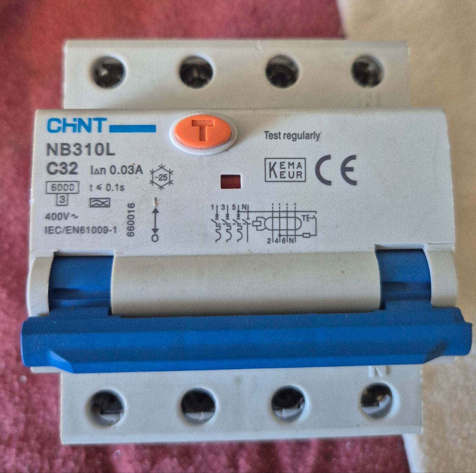 Clint Aardlekautomaat C32 30mA Type A, perfecte staat., Ophalen of Verzenden, Zo goed als nieuw, Overige merken, Aardlekautomaat