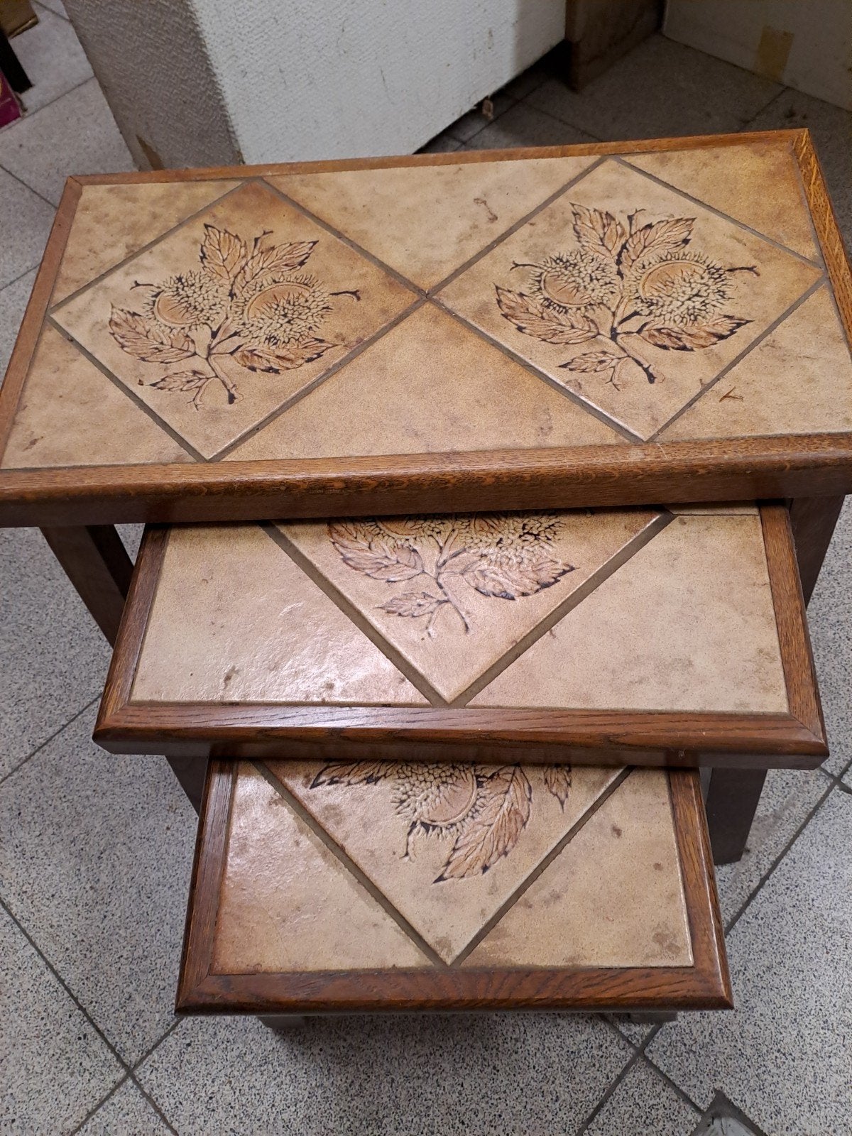 tafeltjes in hout en keramiek., Huis en Inrichting, Ophalen