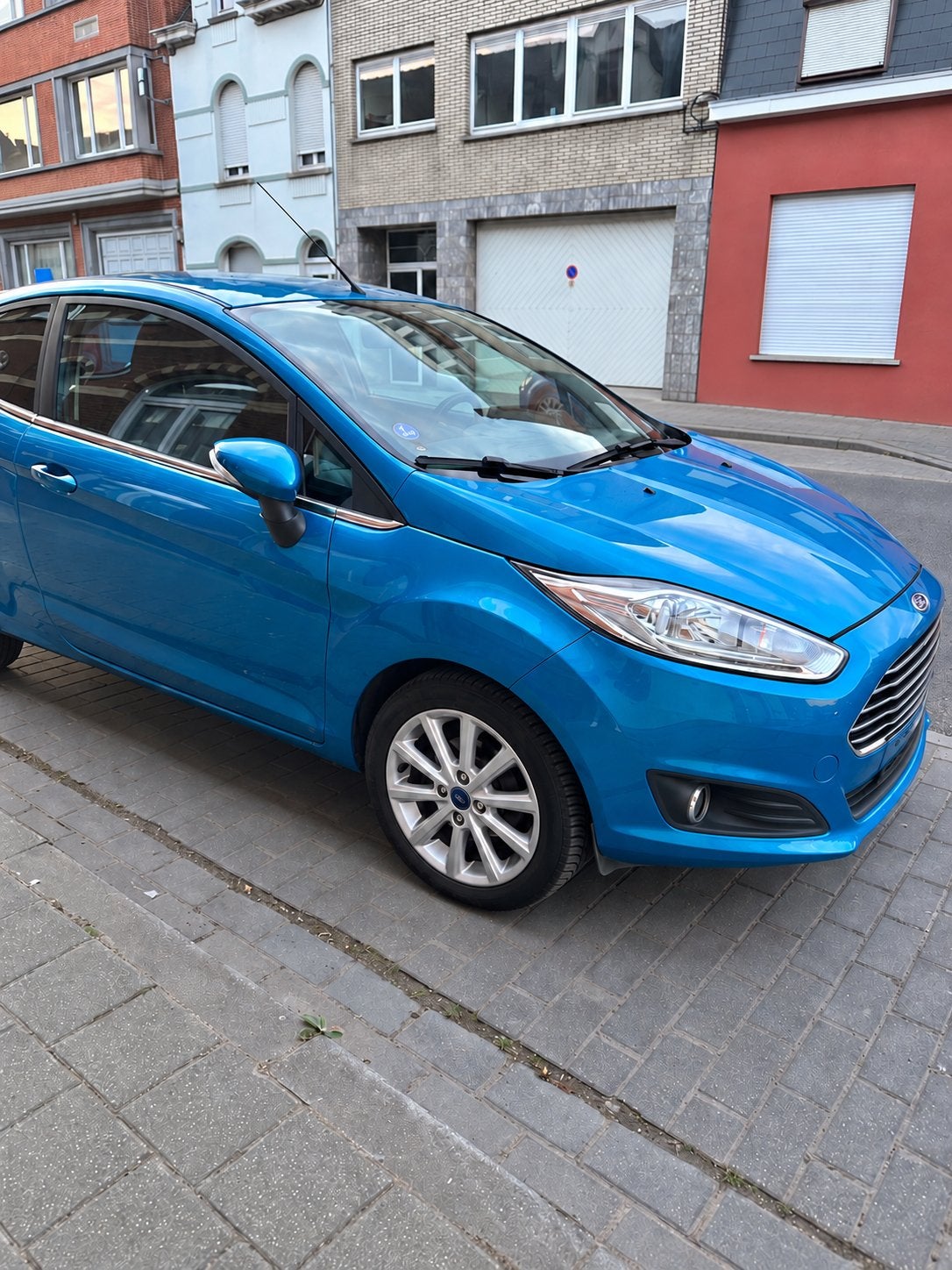 Zeer proper Ford fiesta 1.0 EcoBoost 2016 euro 6, Auto's, Voorwielaandrijving, Stof, Bluetooth, Blauw