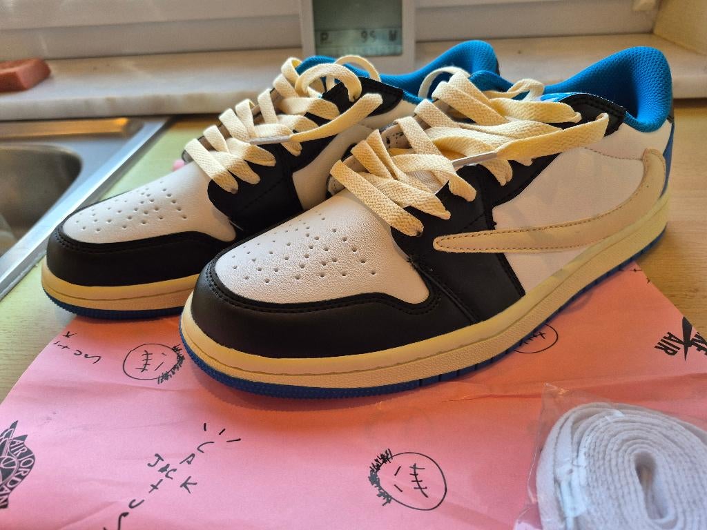 Jordan 1 Retro Low OG SP Fragment x Travis Scott taille 42, Neuf, Enlèvement ou Envoi, Autres couleurs, Jordan (Nike)