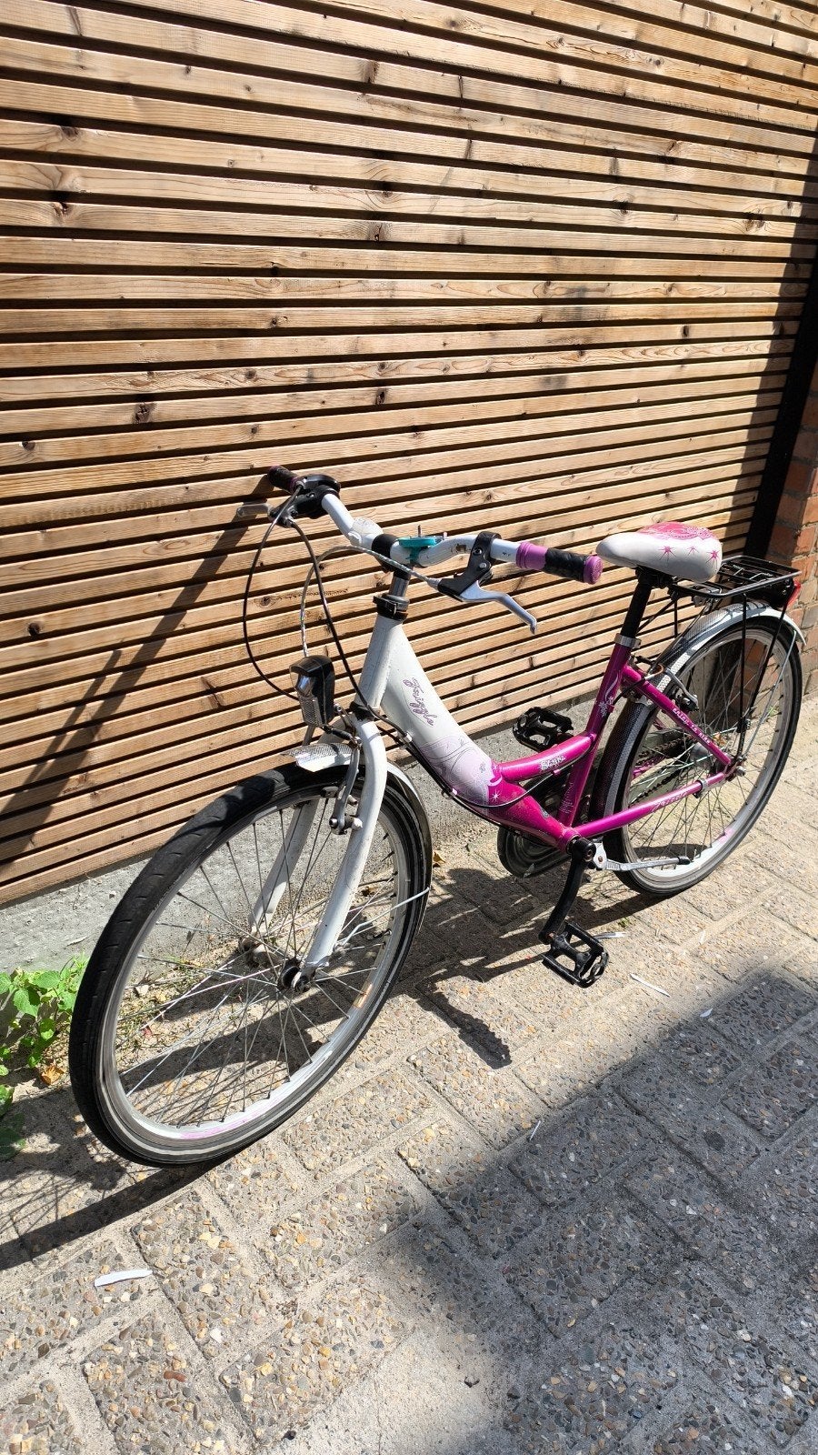kinderfiets(6/8jaar)26/28 inch – Roze/Wit – Met bagaged, Enlèvement