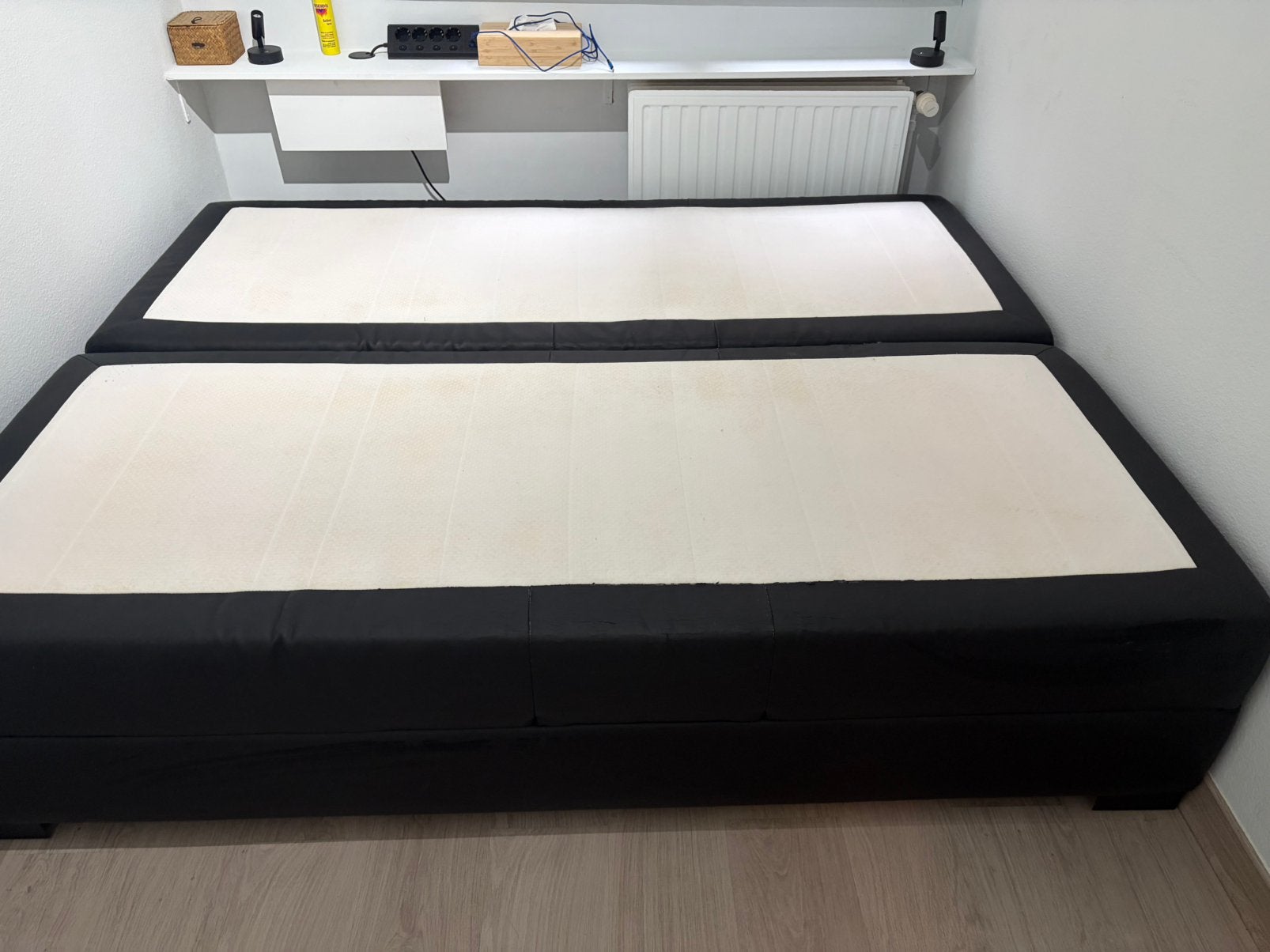 2 box spring met motor (okin), Ophalen, Gebruikt, Eenpersoons, Zwart