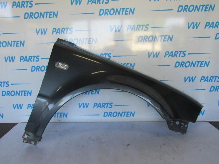 Scherm rechts-voor van een Volkswagen Passat (LC7V), Gebruikt, -, Volkswagen, -