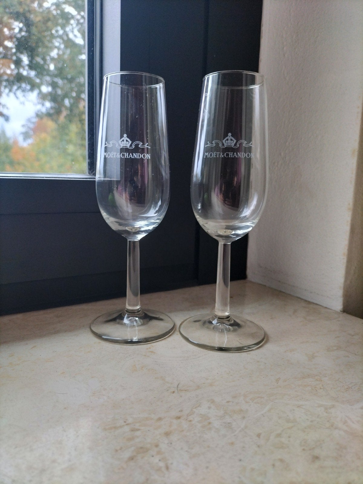Set van 2 originele Moët & Chandon Champagneglazen / Flûtes, Collections, Enlèvement ou Envoi