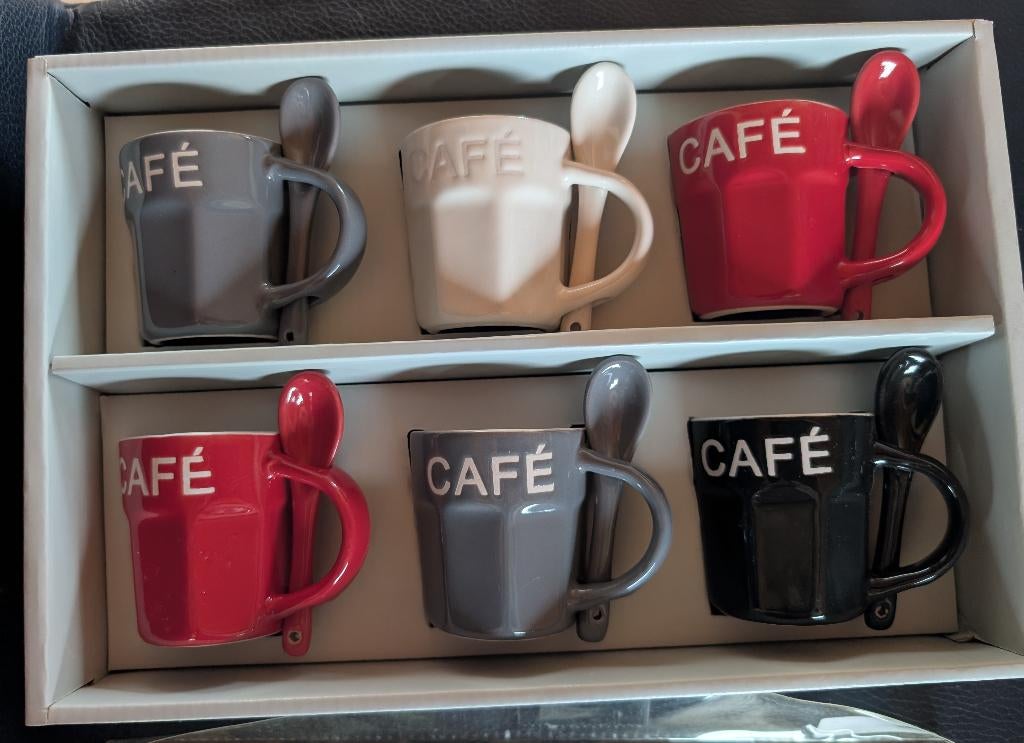Nieuw: 6 espresso tassen met lepel, Huis en Inrichting, Keuken | Servies, Keramiek, Nieuw, Ophalen of Verzenden, Effen