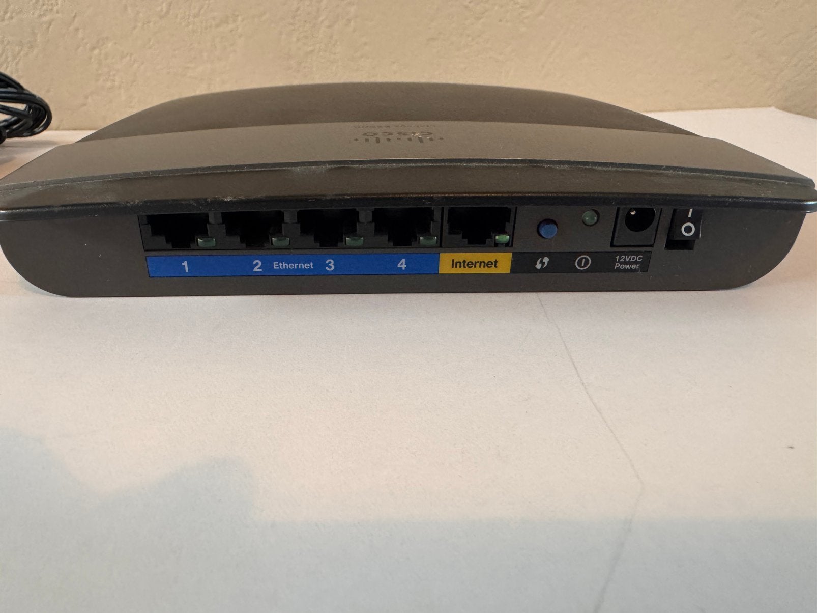 Cisco Linksys E2500 Dual-Band WiFi Router – met adapter, Computers en Software, Netwerk switches, Ophalen, Zo goed als nieuw