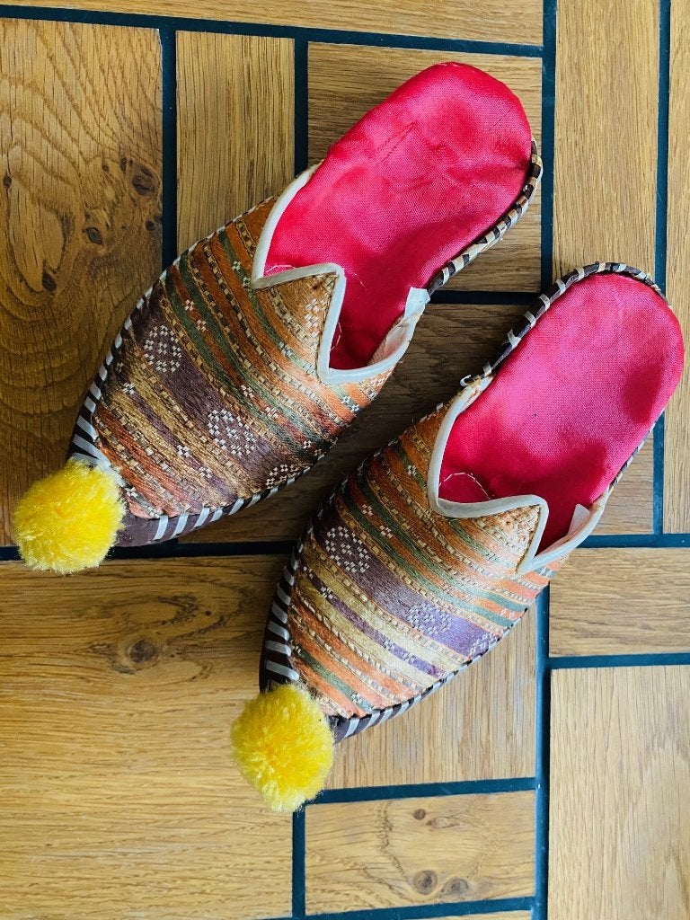souvenir uit ik-weet-niet-waar, Ophalen, Gebruikt, Oosters, Rood