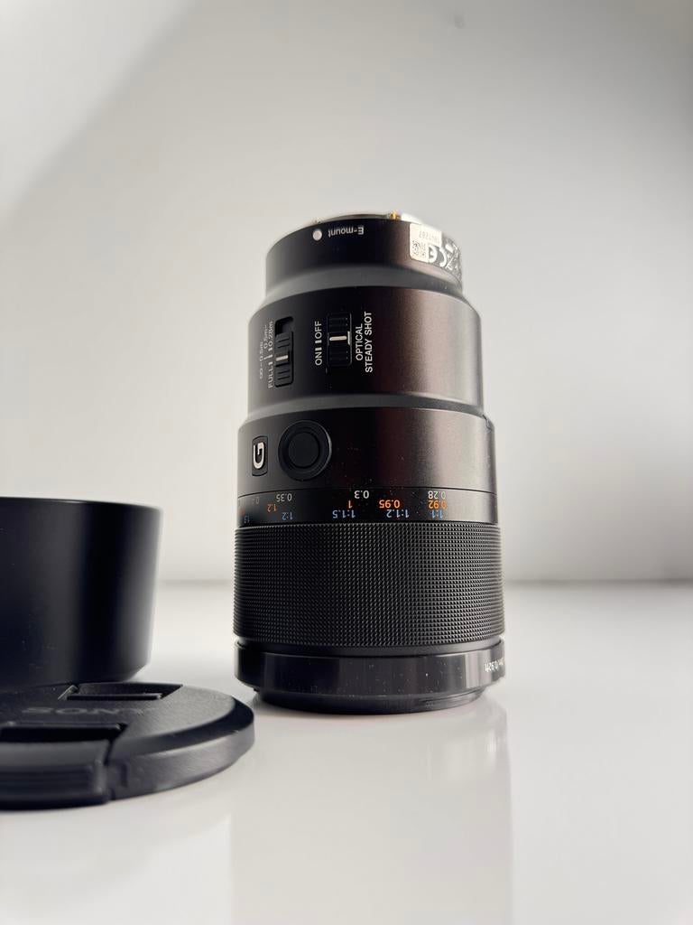 Sony 90mm Macro lens - DEFECT!, Audio, Tv en Foto, Ophalen of Verzenden, Zo goed als nieuw, Macrolens