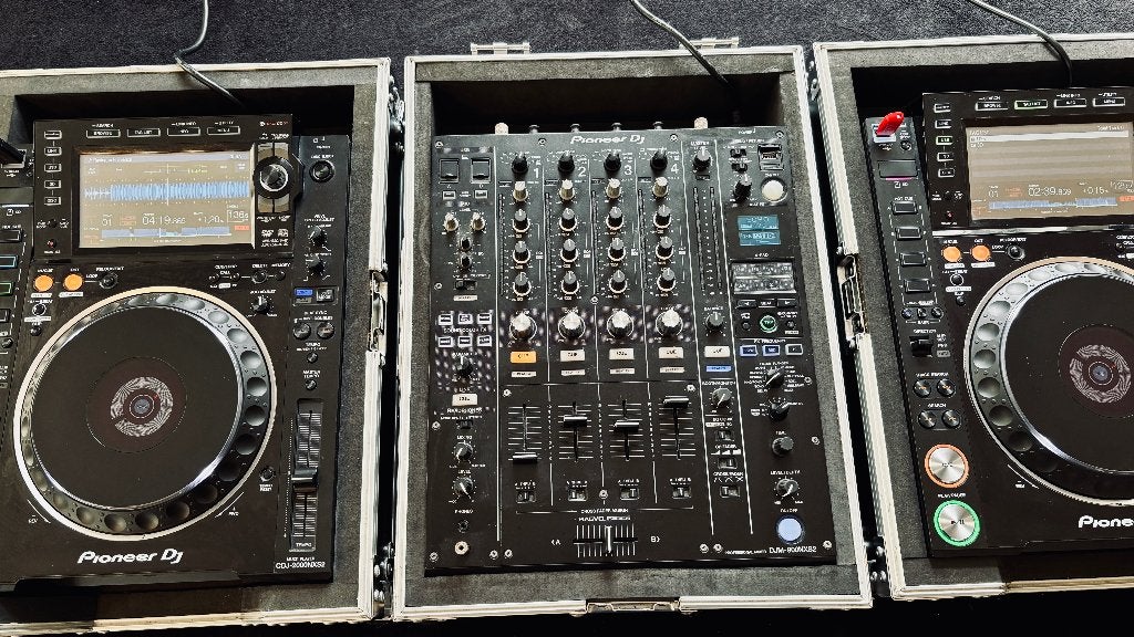 Setup Pioneer CDJ-2000NXS2 + DJM-900NXS2 + Flight Cases, Musique & Instruments, Enlèvement ou Envoi, Comme neuf, DJ-Set, Pioneer