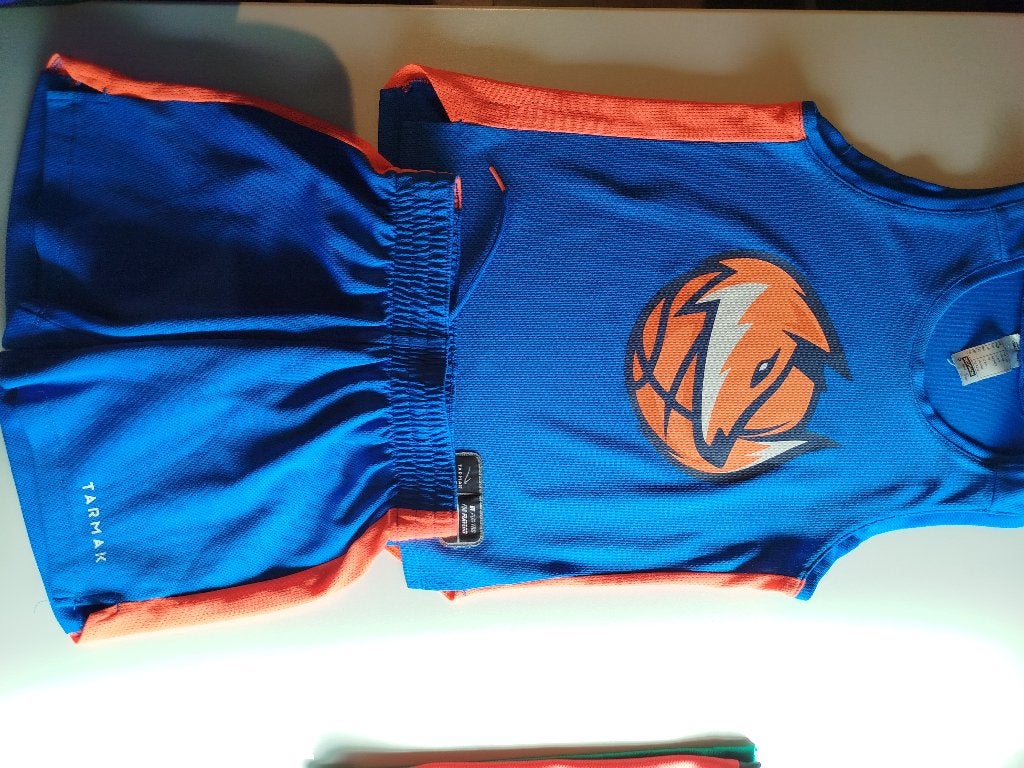 Basketbal set, Sports & Fitness, Basket, Enlèvement ou Envoi, Utilisé, Vêtements
