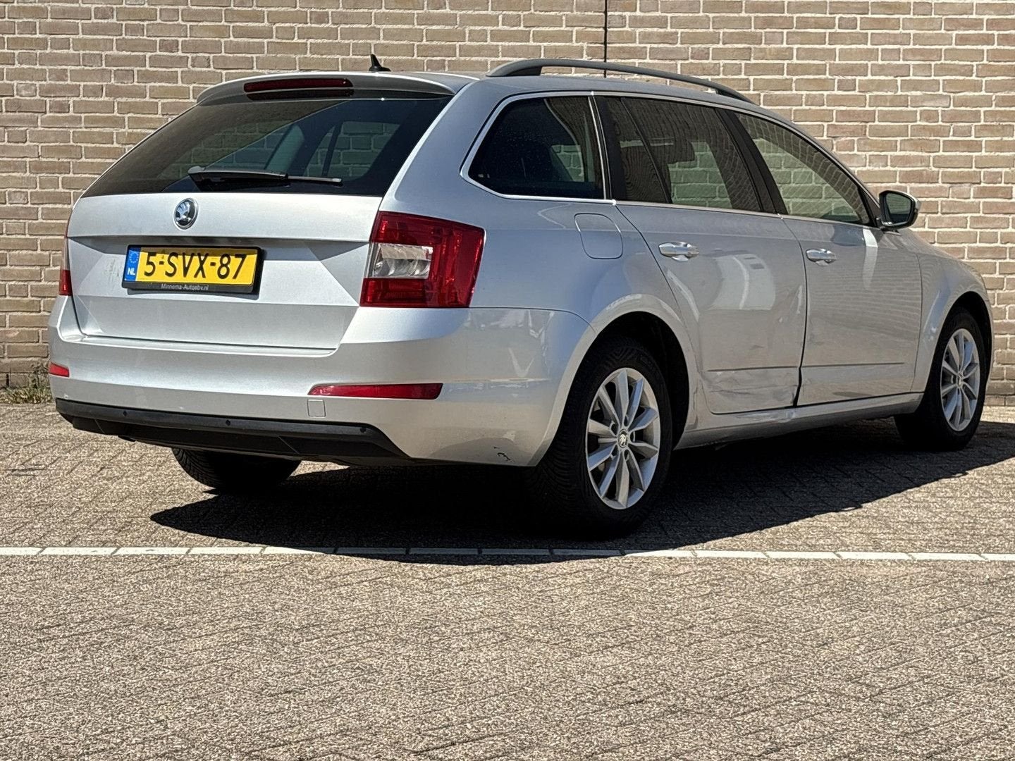 Skoda Octavia Combi 1.2 TSI Greentech Ambition Businessline, Autos, Skoda, Argent ou Gris, Achat, Entreprise, Noir