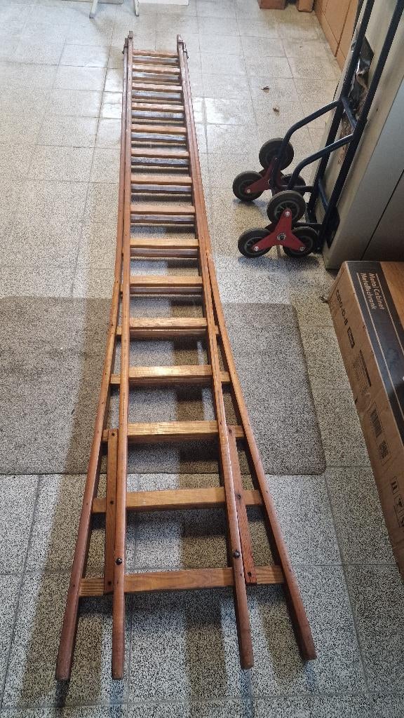 Grote houten ladder 2-delig (7m), Ophalen, Zo goed als nieuw, Ladder, Opvouwbaar of Inschuifbaar