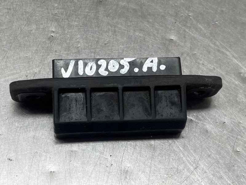 COMMUTATEUR OUVERTURE DE COFFRE Toyota Avensis Wagon (T27), Kundenbetreuung@toyota.de, Toyota, Utilisé, Toyota-Allee 2
50858  Köln, DE