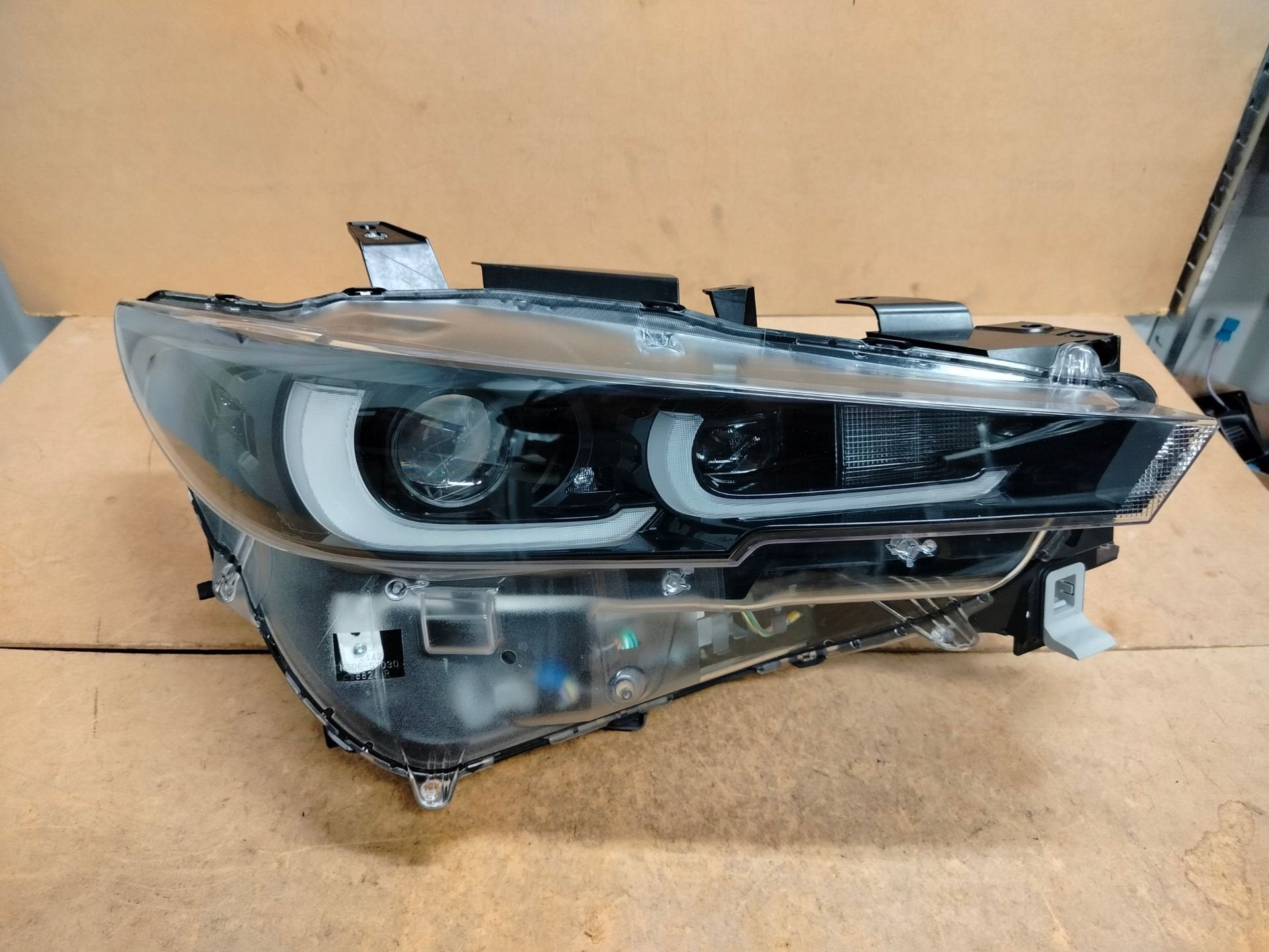 Phare droit Mazda CX5 KSD651030, Shinchi, Fuchu-Cho 3-1
730-8670  Hiroshima, Mazda Motor Corporation, Info@mazda.co.jp, Mazda