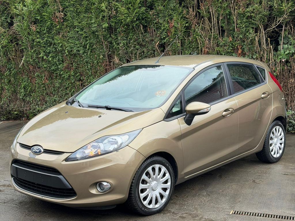 Ford fiesta 2012  1.6 diesel 2700€ gekeurd voor verkoop, Auto's, Ford, Bedrijf, 5 deurs, Fiësta, Te koop