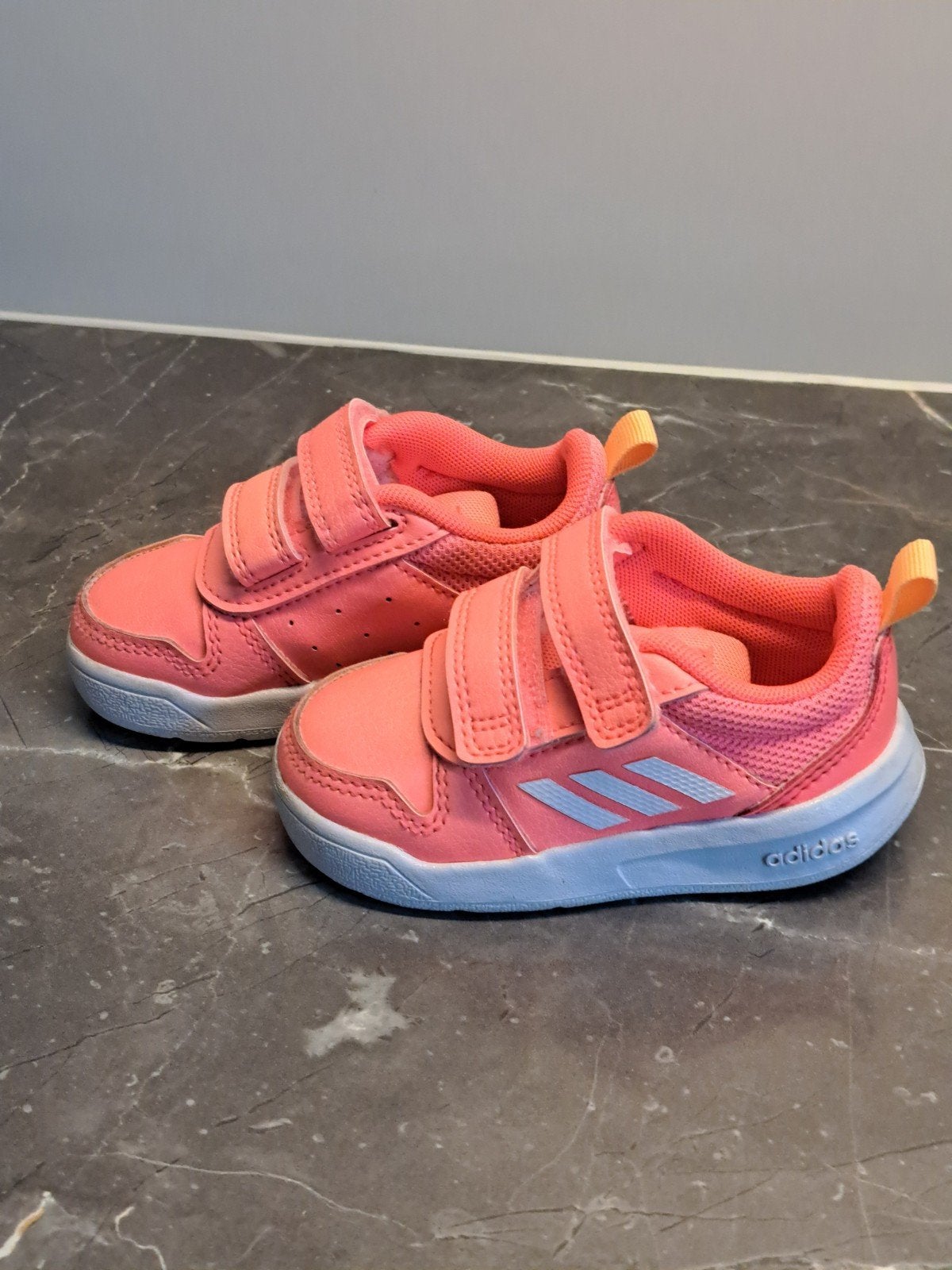 Taille Adidas 20 en très bon état, Enlèvement ou Envoi