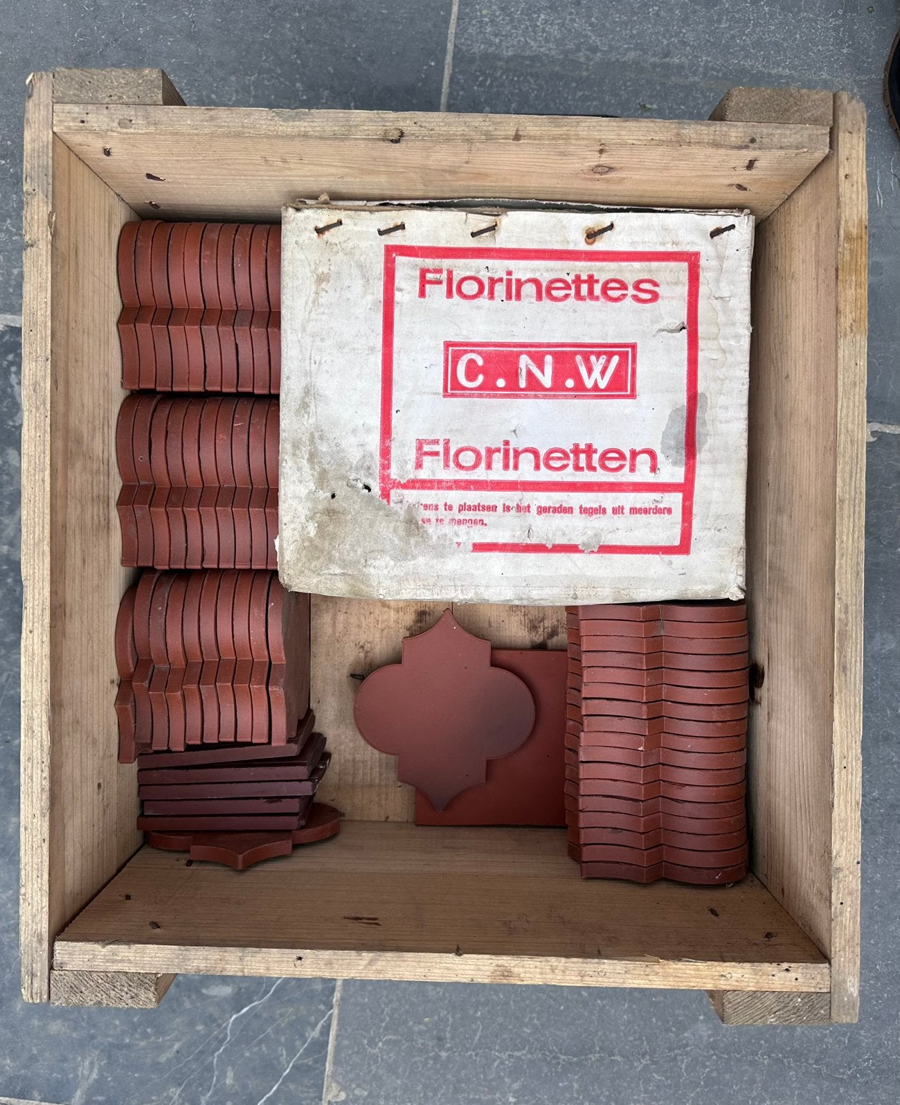 Lot authentiek belgische terracotta tegels- lantaarnvorm, Ophalen, Zo goed als nieuw