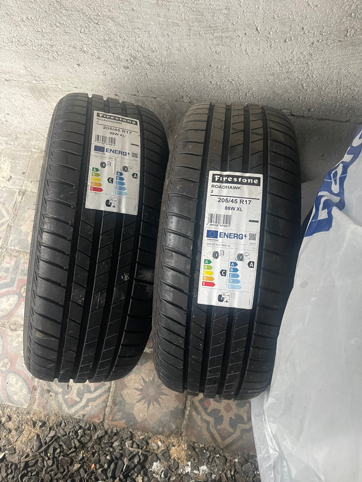 Pneu neuf toute taile, Autos : Pièces & Accessoires, Enlèvement ou Envoi
