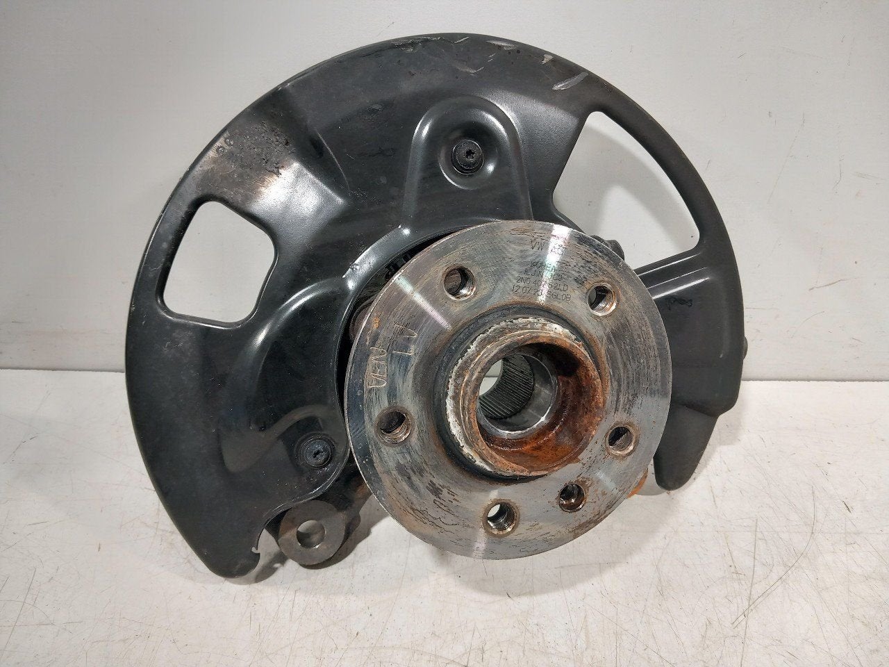 Wielnaaf links voor Volkswagen Crafter, Onderdelen@venauto.nl, Van der Ven Autorecycling B.V., Ettenseweg 76, 4706 PB Roosendaal, The Netherlands