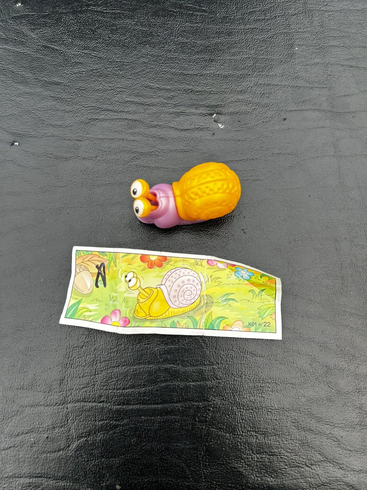 Kinder Surprise K01 n22 slakje – met briefje - vintage, Verzamelen, Ophalen of Verzenden, Zo goed als nieuw, K-nummers