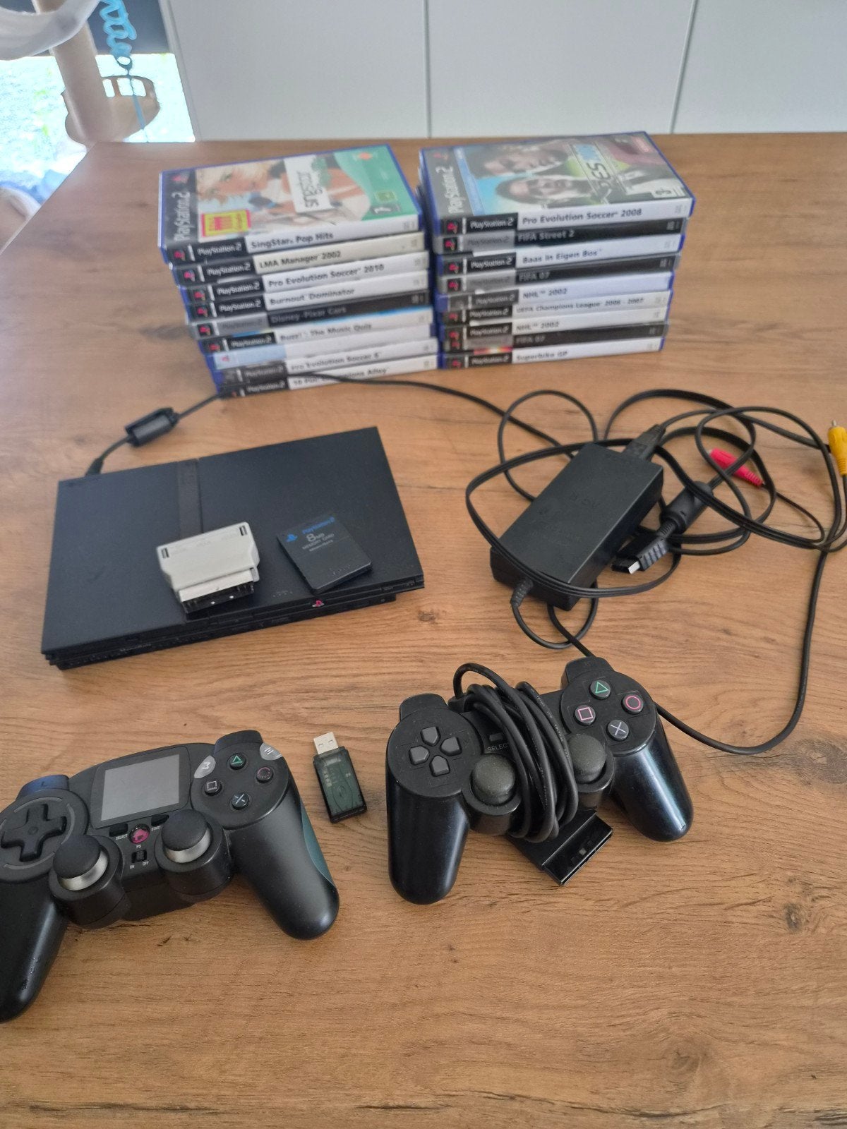 Playstation 2 met 2 controllers en 26 games, Games en Spelcomputers, Spelcomputers | Sony PlayStation 2, Ophalen, Met 2 controllers
