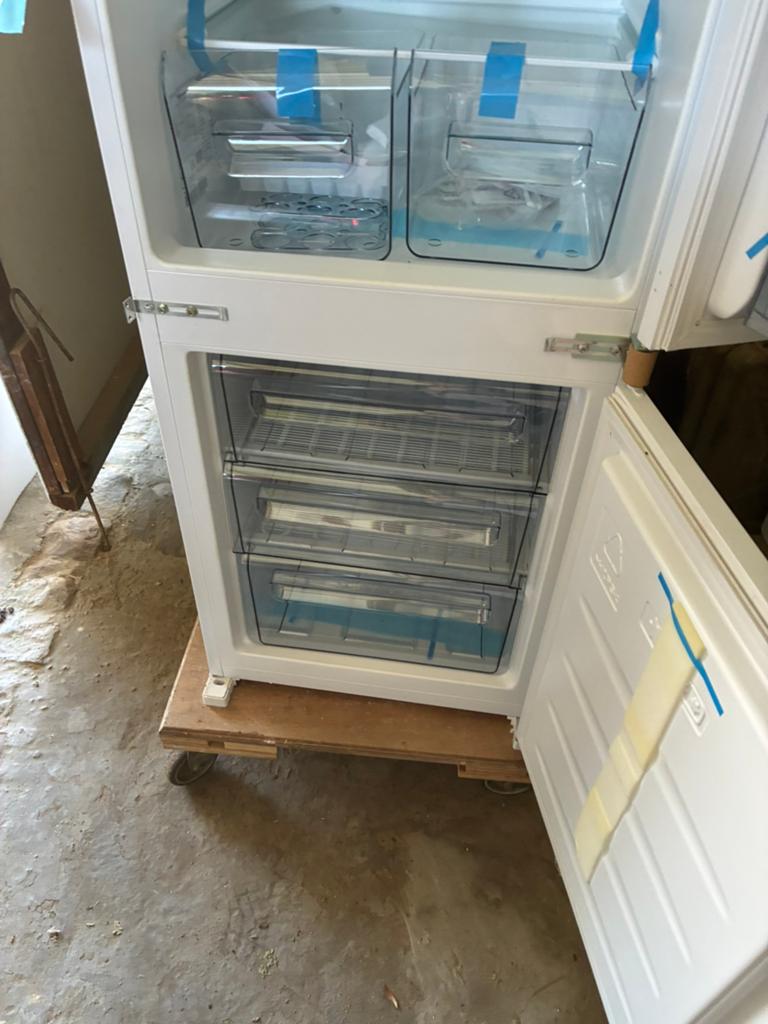 Inbouw Frigo met vriesvak, Elektronische apparatuur, Vriezers en Diepvrieskisten, Ophalen, Nieuw, Inbouw