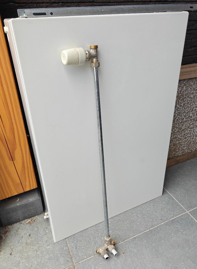 HR radiator Superia Super 6 met thermostatische kraan, Doe-het-zelf en Bouw, Verwarming en Radiatoren, Ophalen, Hoog rendement (Hr)