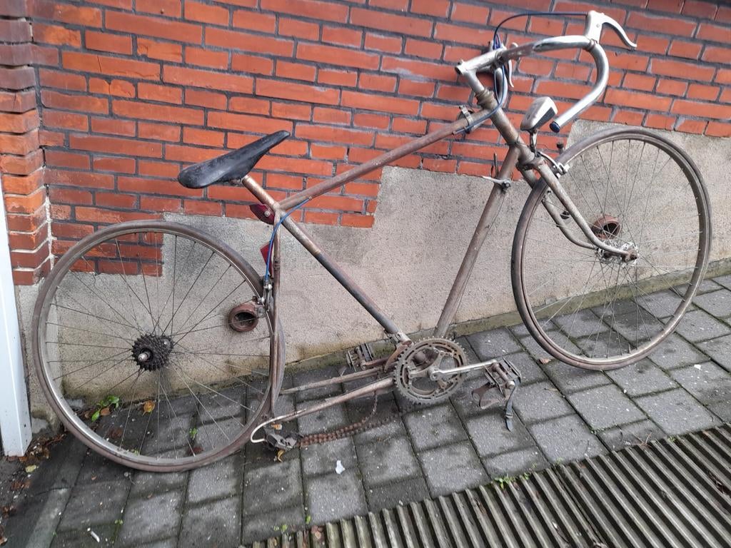 Ancien vélo de course.H.a réparé et rafraichir ., Enlèvement