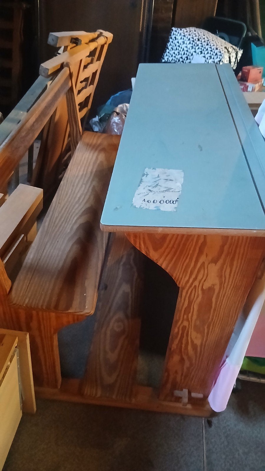 AV ancien banc d'école, Enlèvement