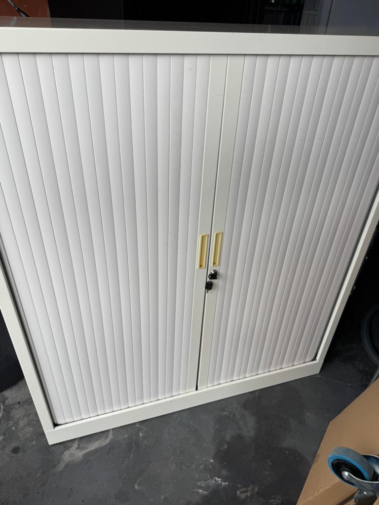 2 x WITTE ROLDEURKASTEN 135x120x43 CM, Ophalen, Zo goed als nieuw