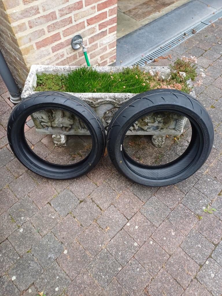 Dunlop sportmax D 214 motorbanden, Ophalen, Zo goed als nieuw