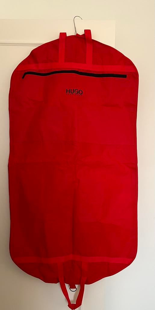Hugo Boss kostuumhoes, Kleding | Heren, Ophalen of Verzenden, Nieuw, Overige maten, Rood