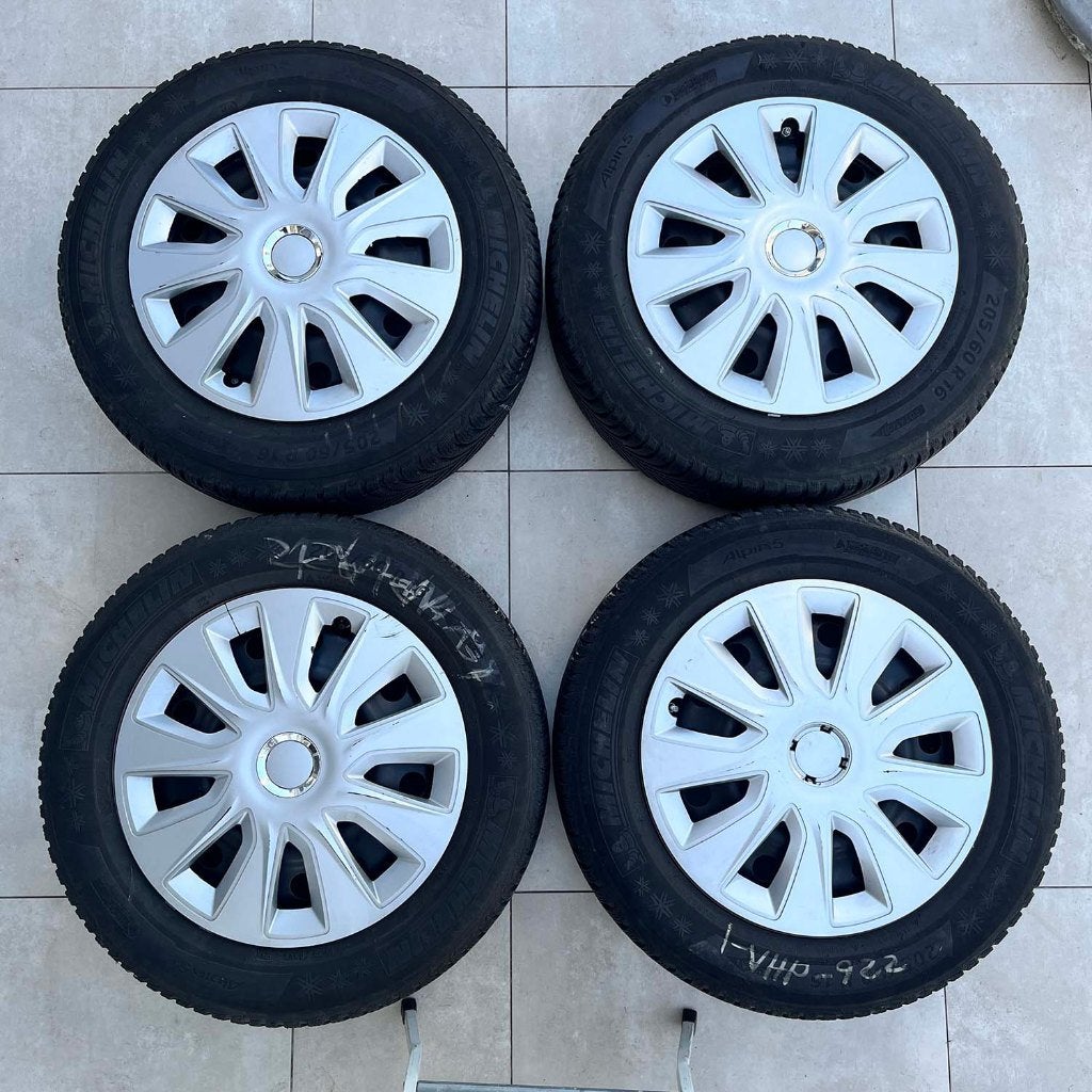 Set van 4 Michelin Alpin 5 Winterbanden 205/60 R16, Ophalen, Gebruikt, Winterbanden, Band(en)